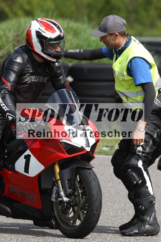 Archiv-2025/10 23.04.2025 Cornu Master School ADR/gruen-vert/313